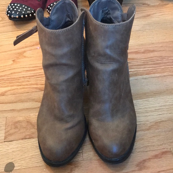 Boots - Picture 2 of 4